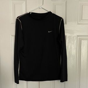 Men’s Nike sports shirt top long sleeve quick dry material size medium